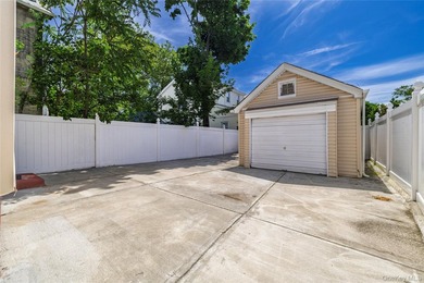 This charming detached Colonial offers the perfect blend of - photo 17