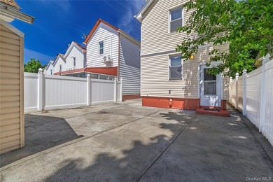 This charming detached Colonial offers the perfect blend of - photo 18