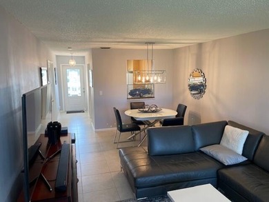 This beautifully renovated corner villa offers a perfect blend - photo 18