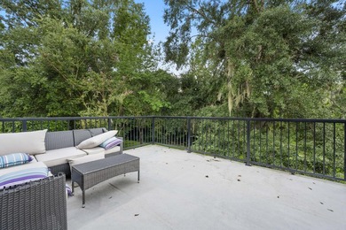 Absolutely stunning 5 bed 3.5 bath in Kings Grant. This stately - photo 22