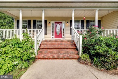 Welcome to 1 Rolling Brooke Ct, a beautiful Colonial set on 3.1 - photo 4
