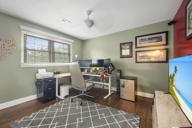 Absolutely stunning 5 bed 3.5 bath in Kings Grant. This stately - photo 25