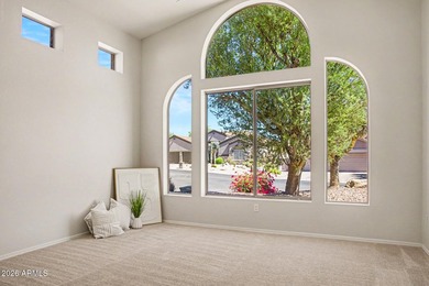 Freshly remodeled ,new baths, chef's kitchen, freshly painted & - photo 34