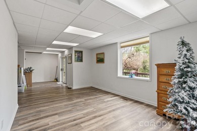 Exquisite Renovated Home on 1.3 Professionally Landscaped Acres - photo 36
