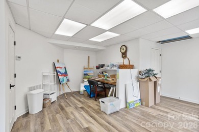 Exquisite Renovated Home on 1.3 Professionally Landscaped Acres - photo 37