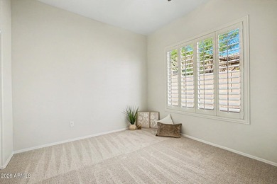 Freshly remodeled ,new baths, chef's kitchen, freshly painted & - photo 44