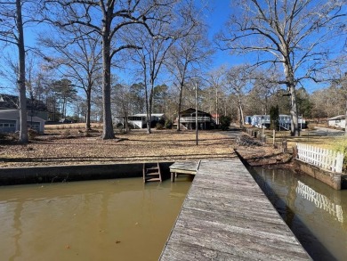 Lake Home For Sale in Eatonton, Georgia