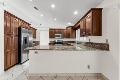 Step into this beautifully bright and spacious corner lot home - photo 7