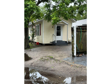 Fantastic investment opportunity with multiple income-generating - photo 1