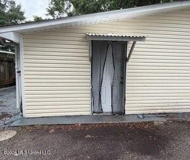 Fantastic investment opportunity with multiple income-generating - photo 2