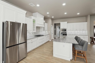 Welcome to this spectacular Silverpointe estate, perfectly - photo 11