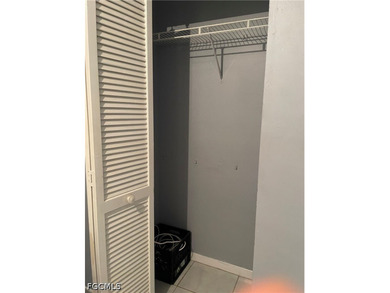 Great location in Fort Myers Shores. Close to Route 31 and - photo 12