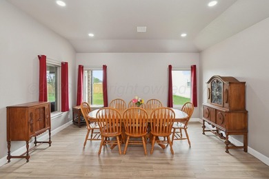 Welcome to this spectacular Silverpointe estate, perfectly - photo 15