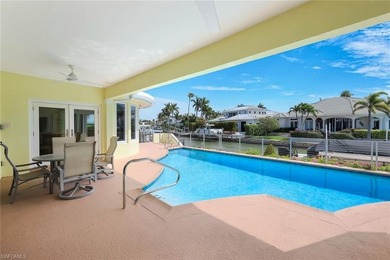 Discover an extraordinary waterfront retreat in Naples - photo 30