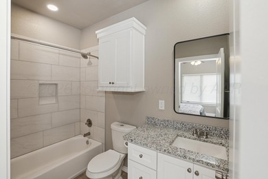 Welcome to this spectacular Silverpointe estate, perfectly - photo 36