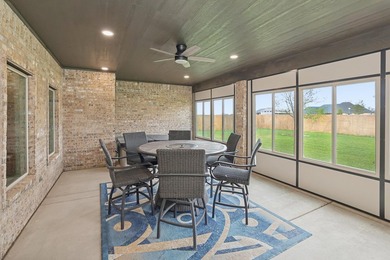 Welcome to this spectacular Silverpointe estate, perfectly - photo 40