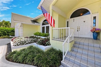 Discover an extraordinary waterfront retreat in Naples - photo 41