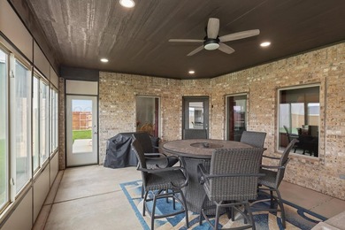 Welcome to this spectacular Silverpointe estate, perfectly - photo 42