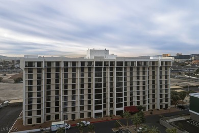 Rare 3 Bedroom with Fantastic Views of the Strip, Mountains and