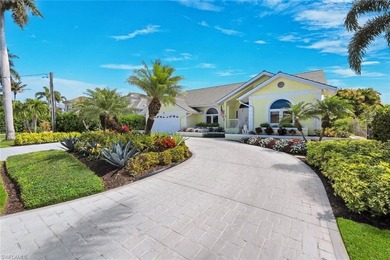 Discover an extraordinary waterfront retreat in Naples - photo 43