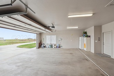 Welcome to this spectacular Silverpointe estate, perfectly - photo 46