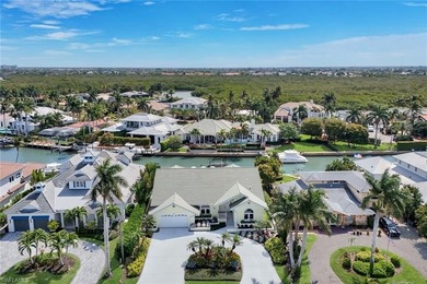 Discover an extraordinary waterfront retreat in Naples - photo 48