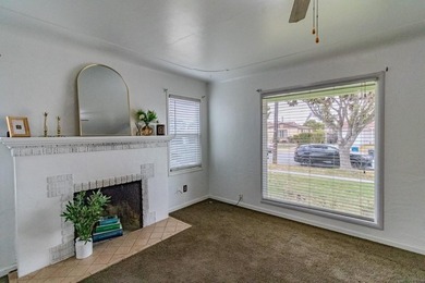 Welcome to this charming single-story home conveniently located - photo 6