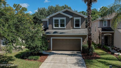 Beautiful David Weekley home in Greenleaf Village! Freshly - photo 1