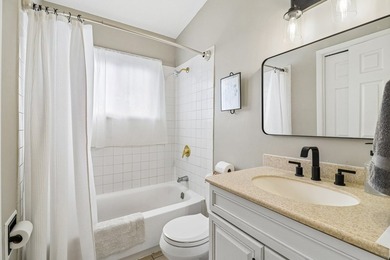 Gorgeous, move-in ready 3-Bed/2-Bath ranch with a full finished - photo 13