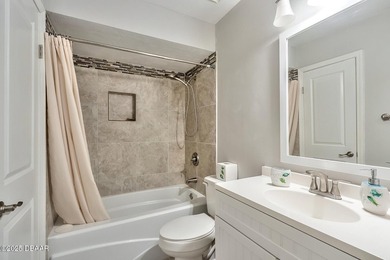 Stunning Townhouse in the Heart of Port Orange! Move-in ready - photo 15
