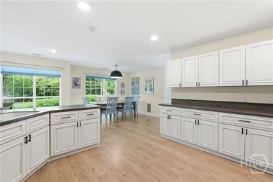 This modern, updated home on Whitemarsh Island is a true - photo 16