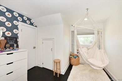 MOVE IN READY completely renovated 3 Bedroom, 2 Bath expanded - photo 23