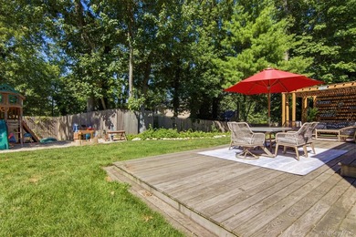 Stunning 4-bedroom, 2.5 bath Colonial nestled on a quiet - photo 39