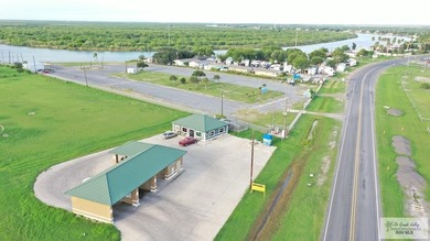 This property for sale features a combination of a carwash