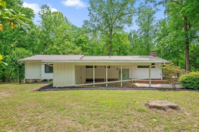 Lake Home For Sale in Harrison, Tennessee