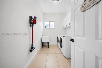 Welcome to Monarch Lakes, one of Miramar's most desirable gated - photo 12