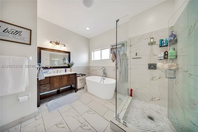 Welcome to Monarch Lakes, one of Miramar's most desirable gated - photo 16