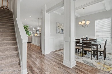 Beautiful custom Elliott home loaded with upgrades and designer - photo 6