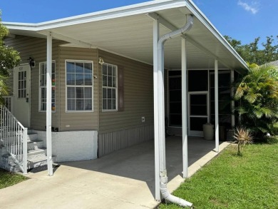 This spacious 2005 model home offers 3 bedrooms, 2 bathrooms - photo 4