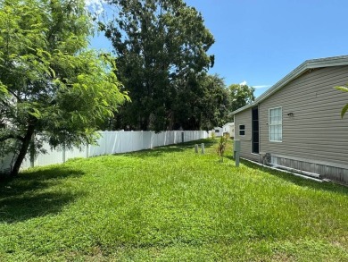 This spacious 2005 model home offers 3 bedrooms, 2 bathrooms - photo 5