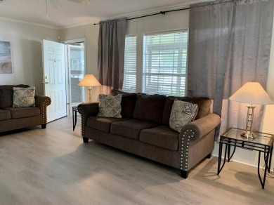 This spacious 2005 model home offers 3 bedrooms, 2 bathrooms - photo 7