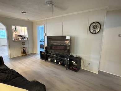 This spacious 2005 model home offers 3 bedrooms, 2 bathrooms - photo 10