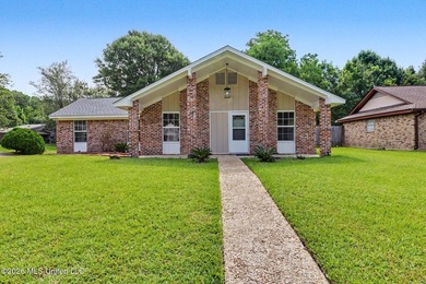 HUGE PRICE IMPROVEMENT! Your search ends here! Renovated home in - photo 1