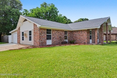 HUGE PRICE IMPROVEMENT! Your search ends here! Renovated home in - photo 2