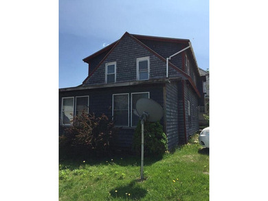 Strong cash flow and a great rental history make this three unit - photo 4