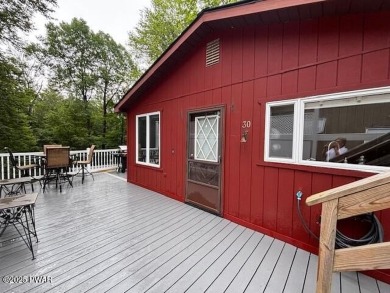 (private lake, pond, creek) Home Sale Pending in Lake Ariel Pennsylvania