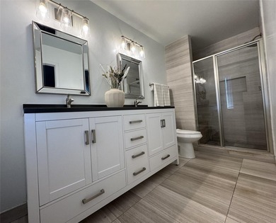 Beautifully renovated townhome in the desirable neighborhood of - photo 14