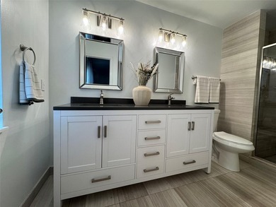 Beautifully renovated townhome in the desirable neighborhood of - photo 15