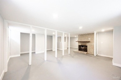 Turnkey and fully renovated! Welcome to 402 Rue Max St., a - photo 19