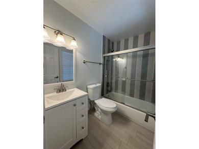 Beautifully renovated townhome in the desirable neighborhood of - photo 19